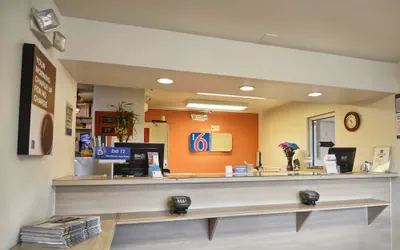 Photo 3 - Motel 6 Coeur D'Alene, ID