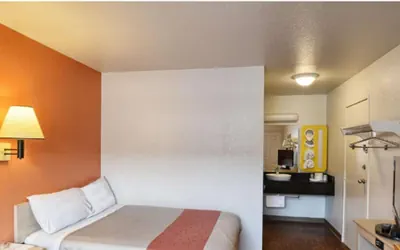 Photo 5 - Motel 6 Coeur D'Alene, ID