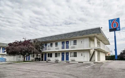 Photo 2 - Motel 6 Coeur D'Alene, ID