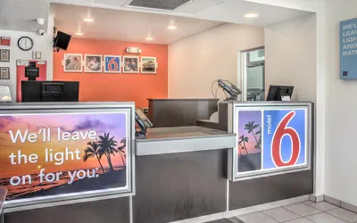 Photo 5 - Motel 6 Mojave, CA