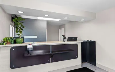 Photo 4 - Econo Lodge