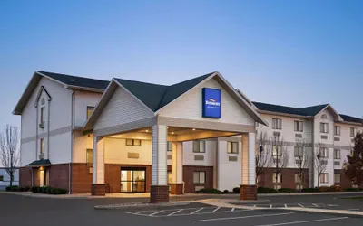 Photo 2 - Baymont by Wyndham Buffalo
