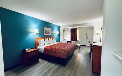 Photo 4 - Luxury Inn and Suites