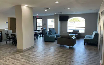 Photo 4 - Days Inn by Wyndham Dallas Garland West