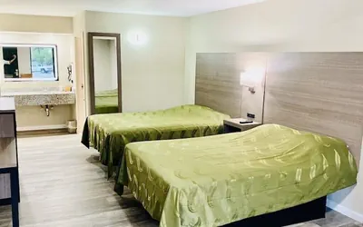 Photo 2 - Brentwood Inn & Suites