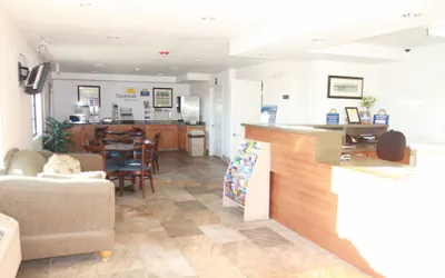Photo 3 - Days Inn & Suites by Wyndham Needles