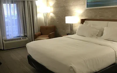 Photo 5 - Holiday Inn & Suites Bolingbrook by IHG