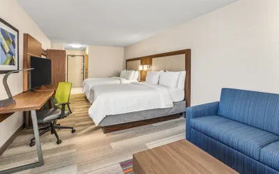 Photo 4 - Holiday Inn Express & Suites Tacoma by IHG