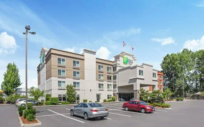 Photo 2 - Holiday Inn Express & Suites Tacoma by IHG