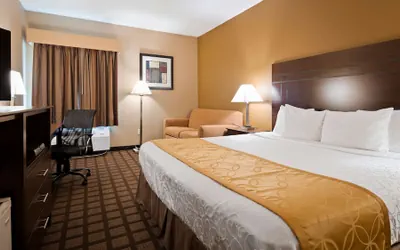 Photo 2 - Best Western Plaza Hotel Saugatuck