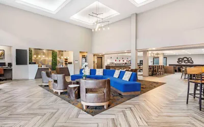 Photo 3 - Best Western Plus Bourbonnais Hotel & Suites