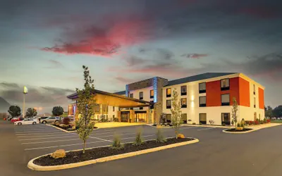 Photo 2 - Holiday Inn Express & Suites Troy by IHG