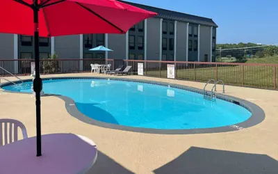 Photo 2 - Quality Inn & Suites Lexington South