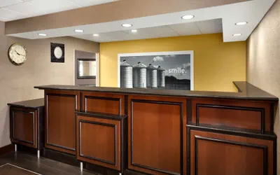 Photo 3 - Hampton Inn St. Joseph