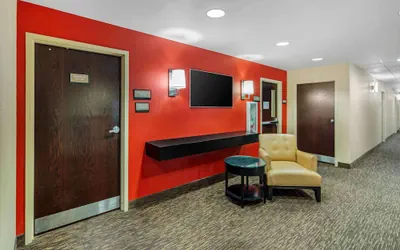 Photo 4 - Extended Stay America Select Suites Chicago O'Hare