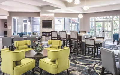 Photo 5 - La Quinta Inn & Suites by Wyndham Orlando Lake Mary