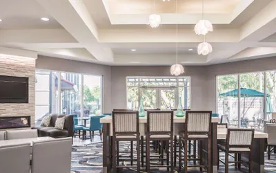 Photo 3 - La Quinta Inn & Suites by Wyndham Orlando Lake Mary