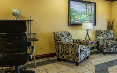 Photo 4 - Econo Lodge Defuniak Springs I-10