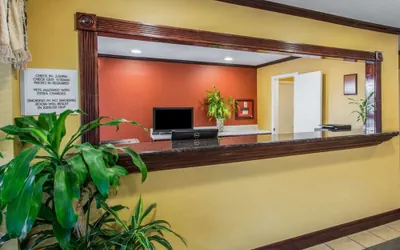 Photo 5 - Econo Lodge Defuniak Springs I-10