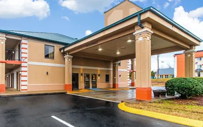 Quality Inn & Suites Dickson