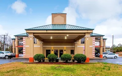 Photo 2 - Quality Inn & Suites Dickson