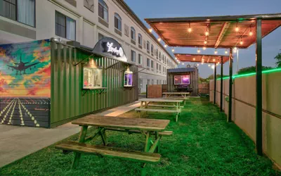 Photo 2 - Wingate by Wyndham DFW / North Irving
