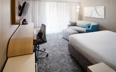Photo 4 - Courtyard by Marriott Richmond Airport