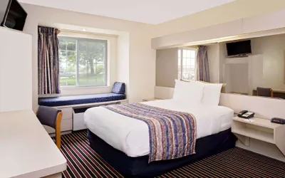 Photo 4 - Park Inn by Radisson, Madison East