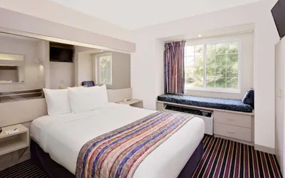 Photo 3 - Park Inn by Radisson, Madison East