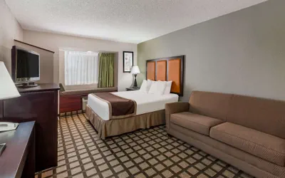 Photo 4 - Baymont by Wyndham Gaylord