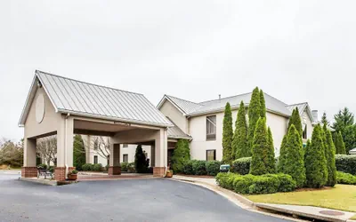Photo 2 - Quality Inn & Suites Dawsonville