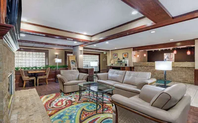 Photo 5 - Quality Suites Addison - Dallas