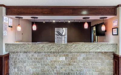 Photo 4 - Quality Suites Addison - Dallas