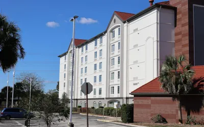 Photo 2 - La Quinta Inn & Suites by Wyndham Ocala