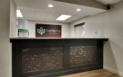 Photo 4 - EverSpring Inn & Suites