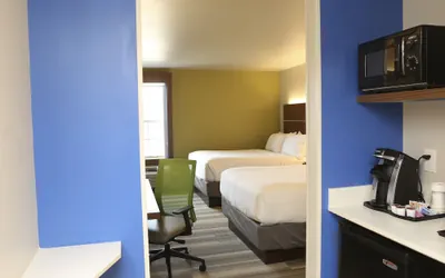 Photo 5 - Holiday Inn Express Hotel & Suites Phoenix-Airport by IHG