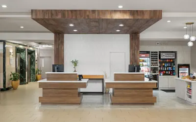 Photo 5 - Hilton Garden Inn Portland Airport