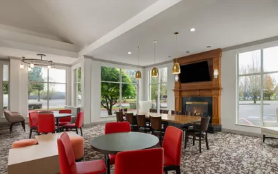 Photo 4 - Hilton Garden Inn Portland Airport