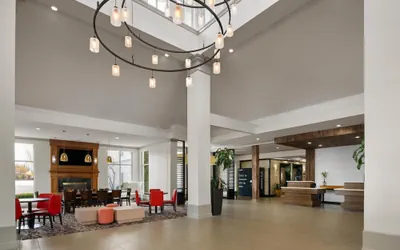 Photo 3 - Hilton Garden Inn Portland Airport