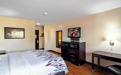 Photo 2 - Red Roof Inn San Marcos