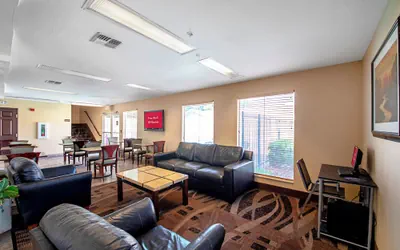 Photo 4 - Red Roof Inn San Marcos
