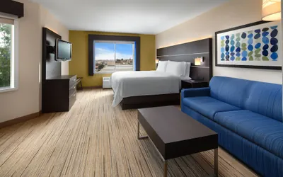 Photo 4 - Holiday Inn Express Suites Belmont by IHG