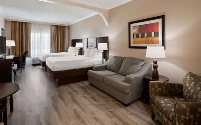 Photo 2 - Best Western Plus Ambassador Suites Venice