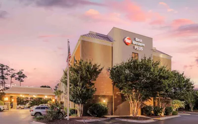 Photo 2 - Best Western Plus Wilmington/Wrightsville Beach