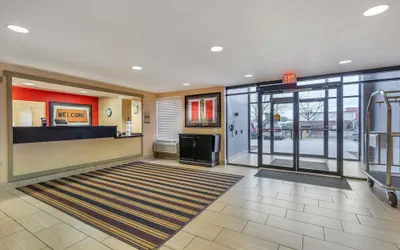 Photo 4 - Extended Stay America Suites Chicago Lombard Yorktown Center