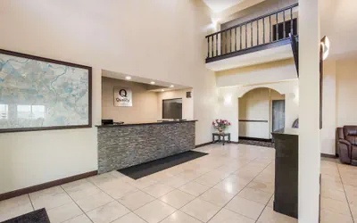 Photo 3 - Quality Inn & Suites Caseyville - St. Louis