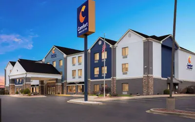 Photo 2 - Comfort Inn & Suites Kenosha-Pleasant Prairie