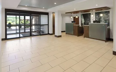 Photo 5 - La Quinta Inn & Suites by Wyndham LaGrange / I-85