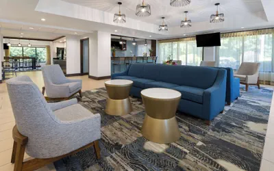 Photo 4 - La Quinta Inn & Suites by Wyndham LaGrange / I-85