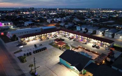 Photo 2 - Ocean's Edge Hotel, Port Aransas,TX